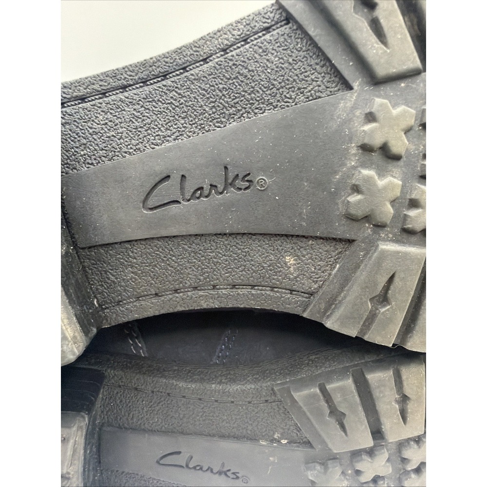 Clarks Navy Suede Lace Up Ankle Boots Gray Knit Lined Lug Sole Women's Size 7.5 - Picture 8 of 8
